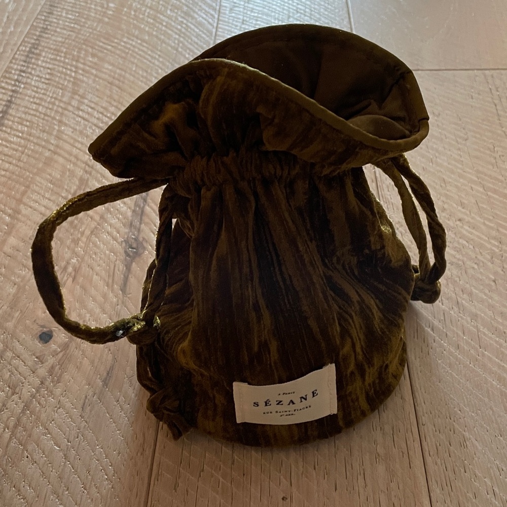SEZANE EMBOSSED VELVET POUCH. Crushed Velvet Green - Picture 3 of 6